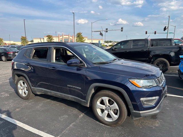 Used 2018 Jeep Compass Latitude FWD image 3