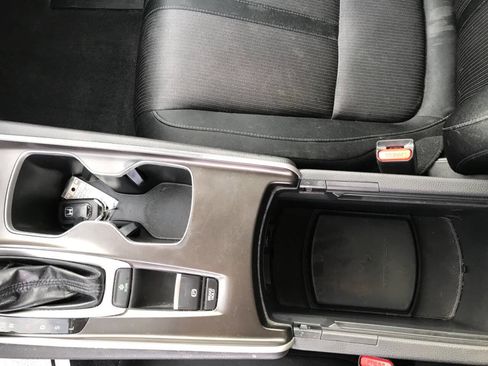 Used 2018 Honda Accord EX image 33