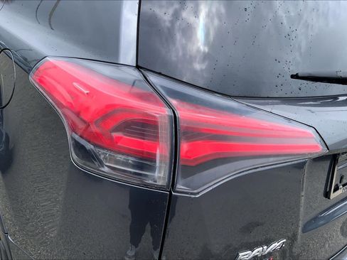 Used 2016 Toyota RAV4 Limited AWD/4WD image 28