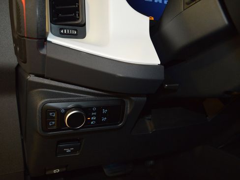 Used 2025 Ford Bronco Stroppe Edition image 15