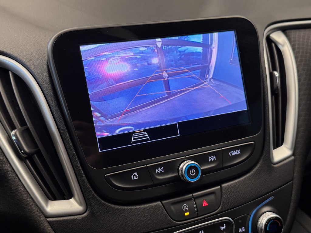 Used 2022 Chevrolet Malibu LT FWD image 14