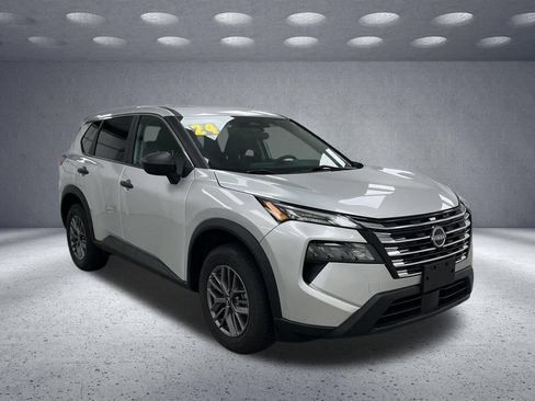 Used 2024 Nissan Rogue S FWD image 7