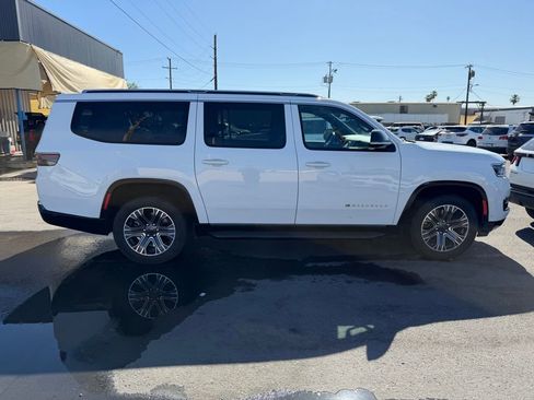 Used 2024 Jeep Wagoneer L Series II w/ Flexible Seating Group image 2