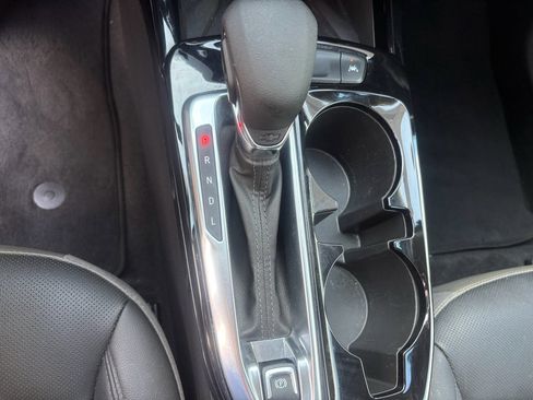 Used 2025 Chevrolet Trax ACTIV w/ Sunroof Package FWD image 22