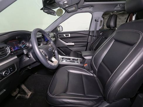 Used 2023 Ford Explorer XLT w/ Equipment Group 202A image 43