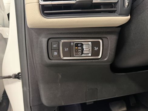 Used 2025 Lincoln Corsair Grand Touring w/ Equipment Group 301A AWD/4WD image 18