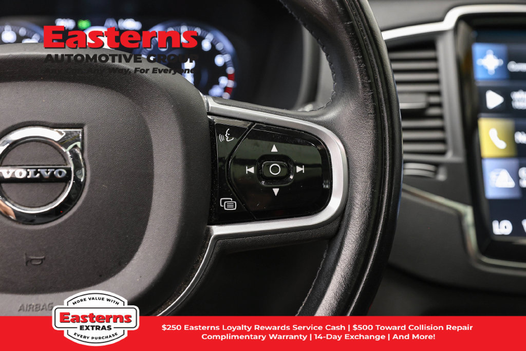 Used 2022 Volvo XC90 T5 Momentum AWD/4WD image 17