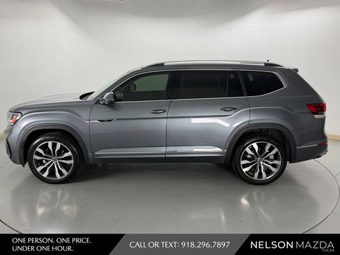 Used 2023 Volkswagen Atlas SEL Premium R-Line AWD/4WD image 9