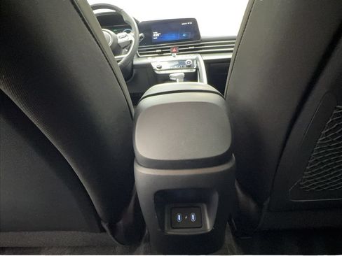 Used 2025 Hyundai Elantra SEL FWD image 39