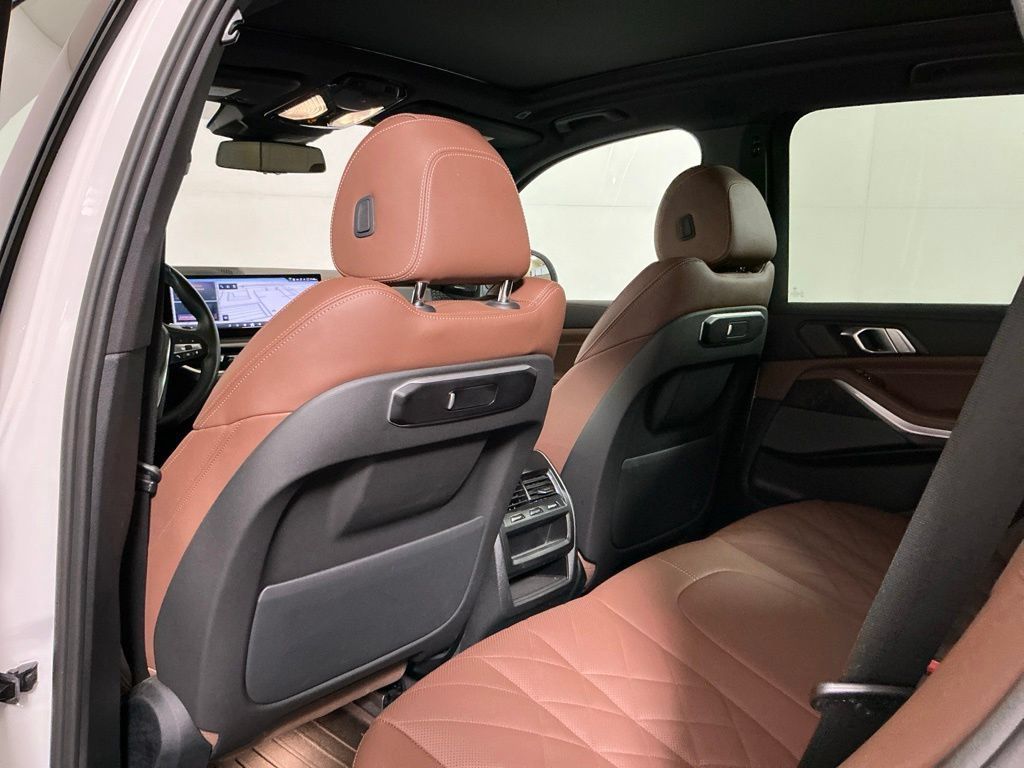 Certified 2024 BMW X5 xDrive40i w/ Premium Package AWD/4WD image 25