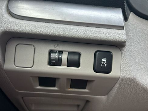 Used 2015 Subaru Forester 2.5i AWD/4WD image 9