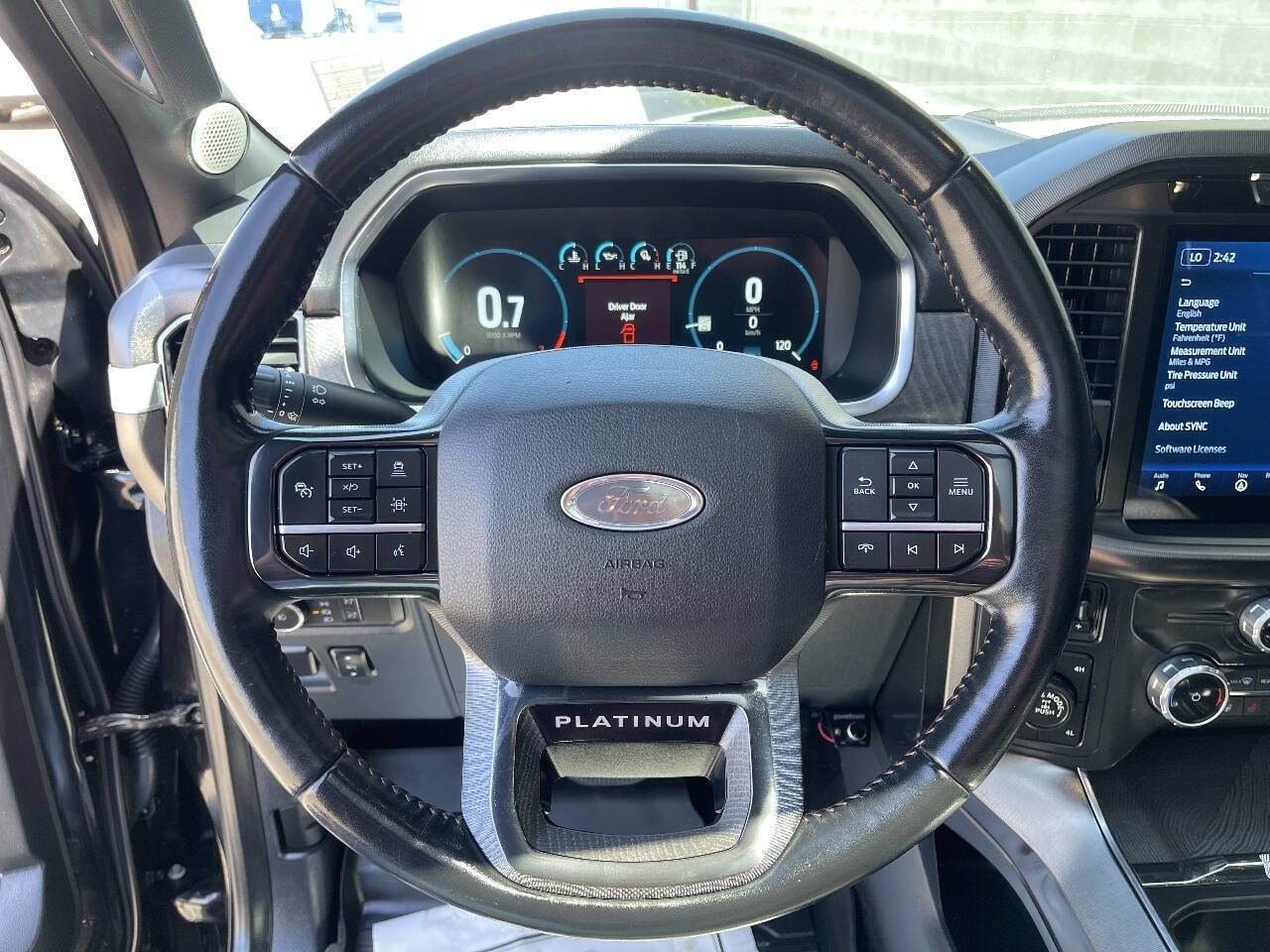 Used 2022 Ford F150 Platinum w/ FX4 Off-Road Package AWD/4WD image 19