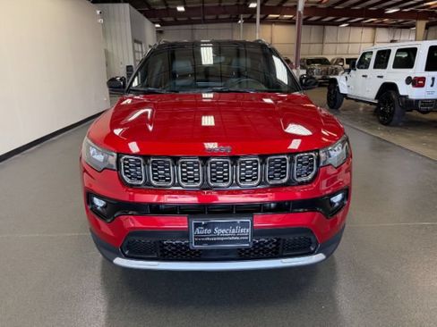 Used 2025 Jeep Compass Limited AWD/4WD image 9