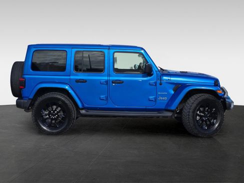 Used 2022 Jeep Wrangler Unlimited Sahara image 3