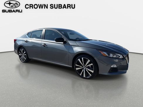 Used 2022 Nissan Altima 2.5 SR image 2