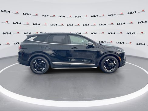 Used 2026 Kia Sportage EX FWD image 9