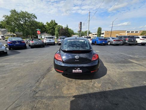Used 2017 Volkswagen Beetle 1.8T S FWD image 9