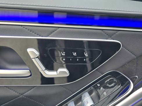Used 2024 Mercedes-Benz S 580e 4MATIC Sedan image 25