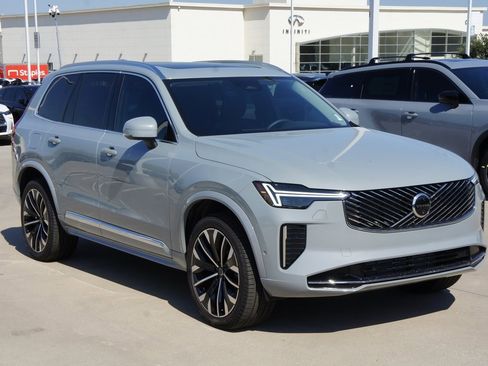 New 2025 Volvo XC90 T8 Plus w/ Protection Package Premier image 4