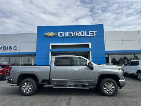 New 2026 Chevrolet Silverado 2500 High Country w/ High Country Premium Package AWD/4WD image 1