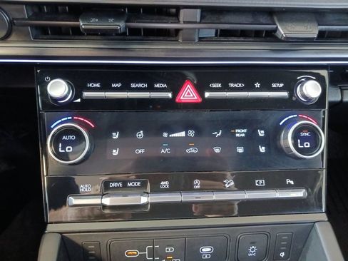 Used 2024 Hyundai Santa Fe Calligraphy AWD/4WD image 24