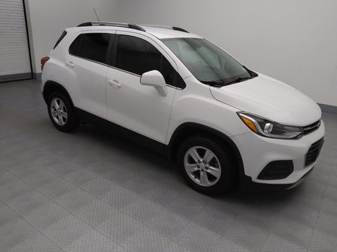 Used 2020 Chevrolet Trax LT image 11