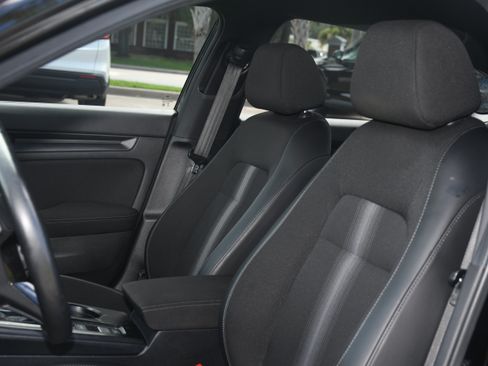 Used 2025 Honda Civic Sport image 11