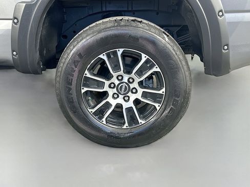 Used 2024 Nissan Titan SV AWD/4WD image 33