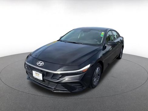 Used 2026 Hyundai Elantra Hybrid FWD image 7