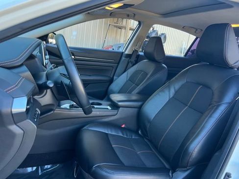 Used 2019 Nissan Altima 2.5 SR w/ SR Premium Package image 13