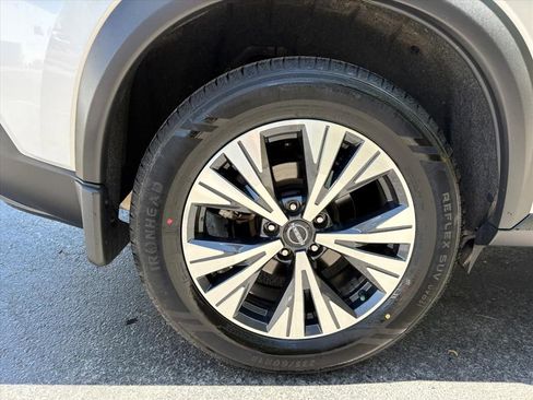 Used 2023 Nissan Rogue SV image 27