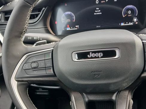 New 2026 Jeep Grand Cherokee L Limited w/ Limited Altitude Package AWD/4WD image 22