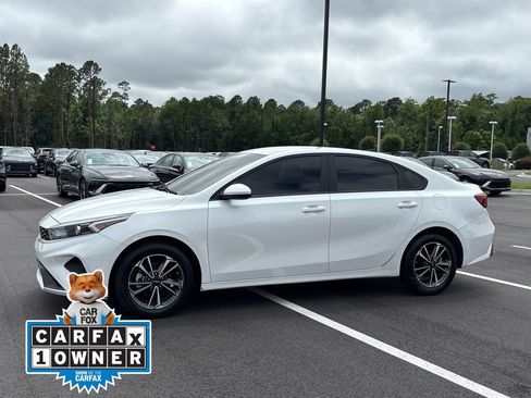 Used 2024 Kia Forte LXS FWD image 2