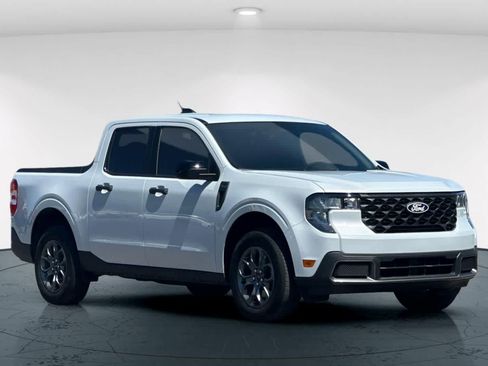 Used 2025 Ford Maverick XLT w/ Equipment Group 301A AWD/4WD image 5