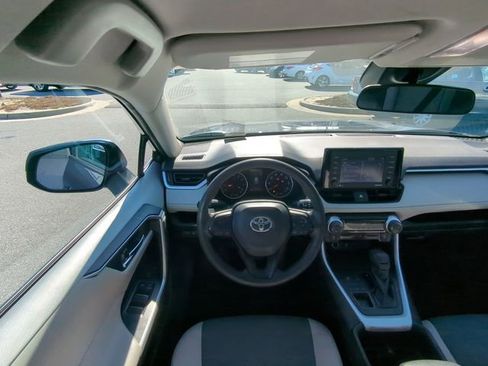 Used 2022 Toyota RAV4 XLE image 38