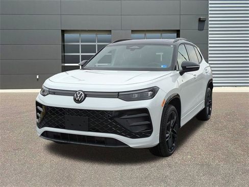 New 2026 Volkswagen Tiguan SE R-Line image 3