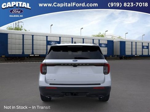 New 2026 Ford Explorer Active RWD image 5
