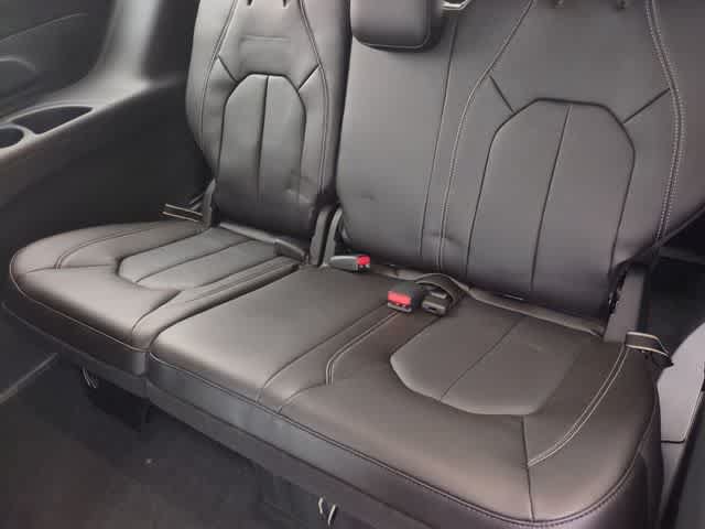 New 2026 Chrysler Pacifica Select FWD image 37