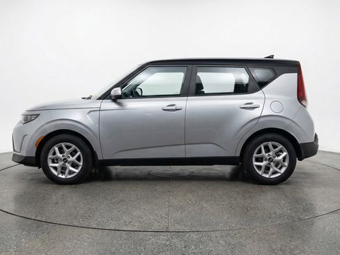 Used 2025 Kia Soul LX w/ LX Technology Package image 5