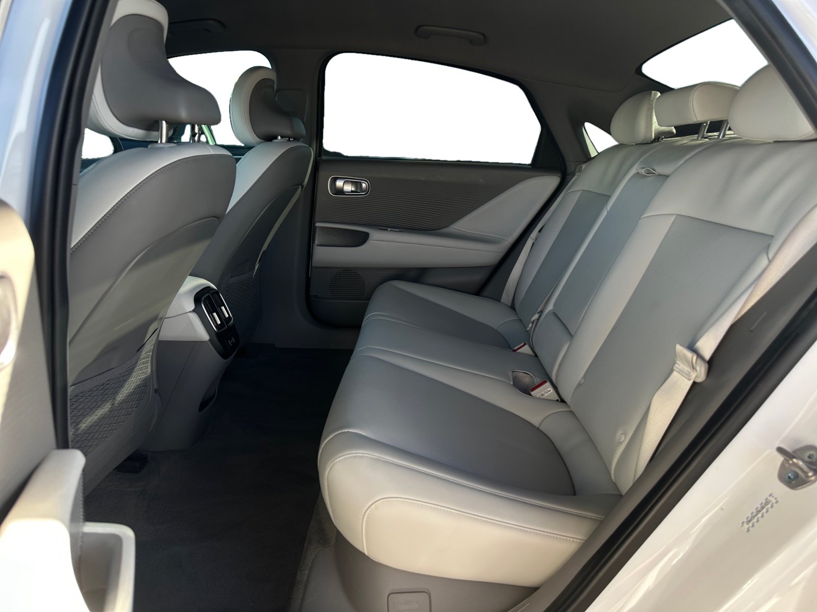 Used 2024 Hyundai Ioniq 6 SEL RWD image 13