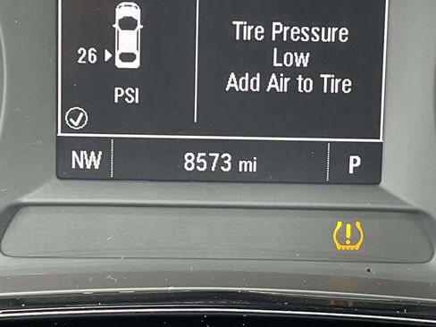 Used 2025 Chevrolet Trax LS w/ LS Convenience Package image 36