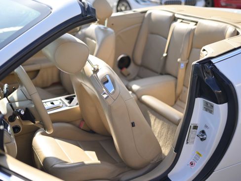 Used 2012 Jaguar XK Convertible image 15