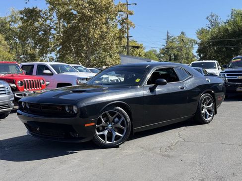 Used 2015 Dodge Challenger R/T Plus image 3