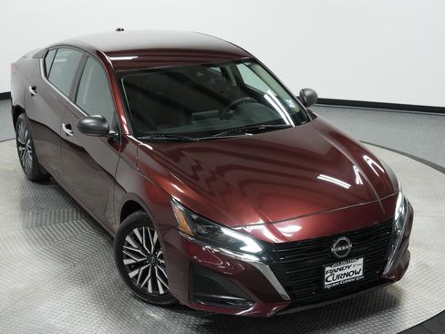 Used 2024 Nissan Altima 2.5 SV image 42