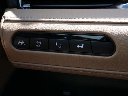 Certified 2025 INFINITI QX80 Sensory image 26