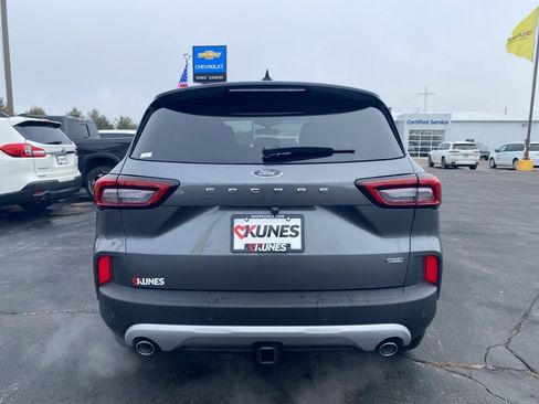 New 2026 Ford Escape SE w/ Class II Trailer Tow Package FWD image 9