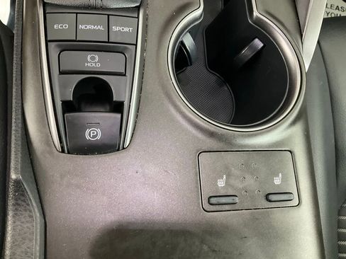 Used 2022 Toyota Camry SE image 20