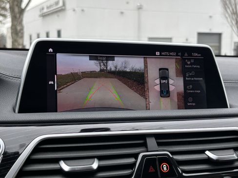 Used 2022 BMW 745e xDrive w/ M Sport Package image 23