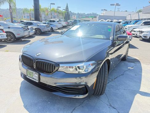 Used 2019 BMW 530e w/ Convenience Package image 5