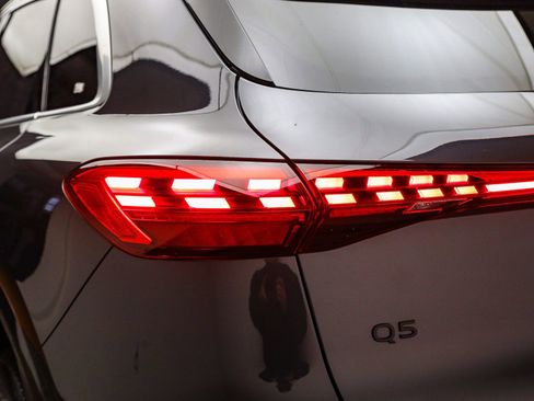 Certified 2025 Audi Q5 Premium w/ Convenience Package image 10